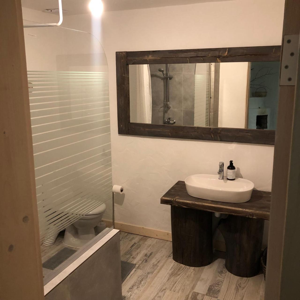 Гуцульська Хата Hotell Jasinja Exteriör bild